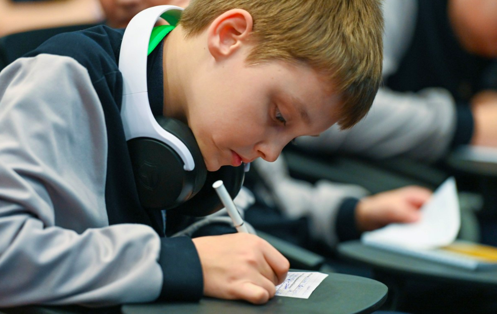 Фото 90 юнкоров, искусственный интеллект и презентация фильма. В Новосибирске завершился форум 